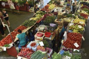 Ministerul Agriculturii: Legumele şi fructele autohtone din pieţele agroalimentare sunt sigure pentru consum