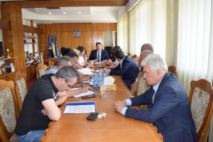 Problemele de la societatea Urban Serv Botoşani, discutate în prezenţa prefectului. Operatorul ar putea rămâne fără activitate