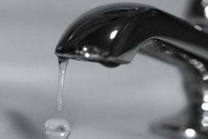 Cinci străzi din Braşov rămân astăzi fără apă