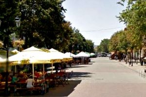 Noi reguli pentru accesul auto pe pietonalul Liviu Rebreanu