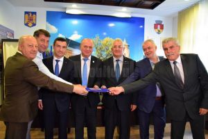 Actul constitutiv şi statutul Asociaţiei „Moldova se dezvoltă” au fost semnate marţi