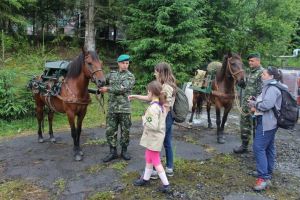 Militarii harghiteni, gazde pentru 50 de cercetaşi ieşeni