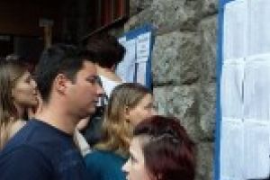 Dezastru la examenul de titularizare în vestul ţării! Sute de profesori din Timiş şi Caraş-Severin nu au reuşit să obţină notă de trecere!