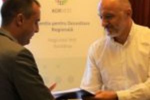 Cismăneanţu cumpără pentru bocşeni autobuze electrice şi piste de biciclete de 5 milioane de euro!