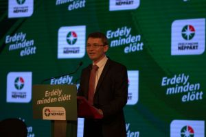 Câteva sute de maghiari au protestat la Odorheiu Secuiesc, învrăjbiţi de Partidul Popular Maghiar din Transilvania