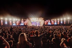 Piaţa festivalurilor din ţară, în continuă creştere: sute de mii de participanţi la EC şi Neversea