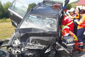 Grav accident rutier, cu patru răniţi, la Reteag