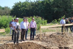 Dobra şi directorul ANL, în vizită pe şantierul viitoarelor blocuri pentru tineri de la Giroc