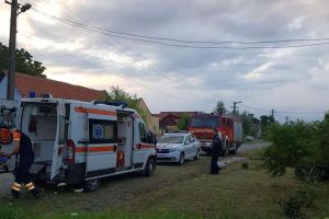 O femeie A CĂZUT într-o fântână! Au intervenit Ambulanţa şi ISU Arad