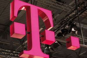 Proteste la Telekom. Și angajaţi din Argeş vor fi CONCEDIAȚI!