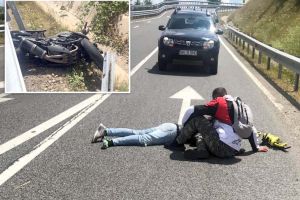 Un tânăr motociclist s-a izbit de un parapet în Şinteu şi a fost grav rănit. A fost preluat de elicopterul SMURD la Urgenţe (FOTO)