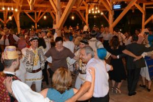 ”Cântecele Munţilor” vine cu muzică, dar şi cu festin culinar