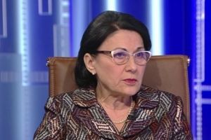 Profesorii care au luat sub 5 la titularizare nu mai au dreptul să predea. Anunţul făcut de Ecaterina Andronescu