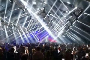 Manelele şi festivalurile: 2 artişti renumiţi au inclus în seturile lor o manea şi lumea a luat-o razna!