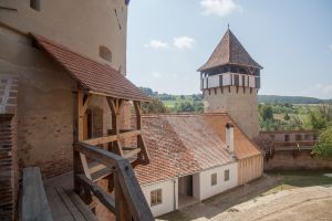 Americanii investesc jumătate de milion de dolari în biserica fortificată din Alma Vii