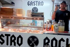 ”Gastro Rock” vă aşteaptă la mare cu bunătăţuri, muzici şi oameni faini
