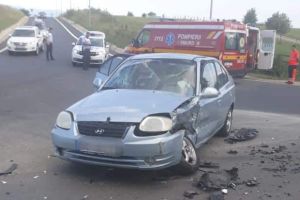 FOTO| Accident pe autostrada A1, la ieşirea spre Vâlcea. Cinci persoane rănite dintre care patru copii