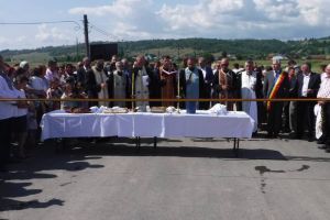 Investiţie de 2 milioane de euro în comuna Pârjol. A fost inaugurat podul de 130 m peste râul Tazlău