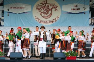FESTIVAL FOLCLORIC „CĂTĂLINA” ȘI TÂRG DE ARTĂ ȘI ANTICHITĂȚI, LA PALAS