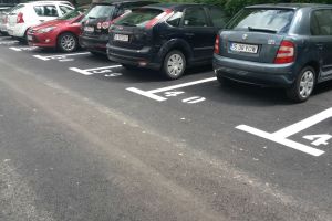 Zece locuri de parcare scoase la licitaţie pe 1 august