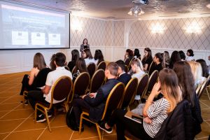 30 DE LICEENI DIN IAȘI AU EXPERIMENTAT CUM ESTE SĂ FII ANGAJAT ÎN COMPANIILE DIN ANSAMBLUL PALAS