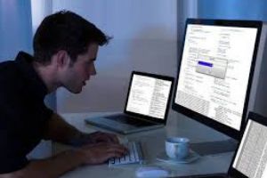 IT-iştii se oferă să repare voluntar sistemul cardului de sănătate: „Nu pare că se doreşte o rezolvare”