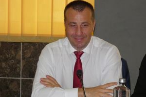 Amenajarea a 4.400 de locuri de parcare în cartierele Sucevei a fost aprobată în Consiliul ...