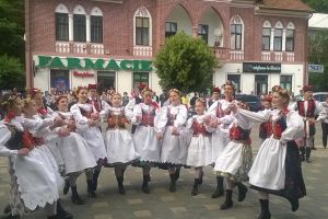 Ansamblul Folcloric „Mugurelul-Mărgineanca” din Dorohoi, Botoşani, a obţinut trofeul ...