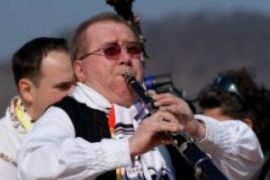 Omagiu pentru artistul Dumitru Farcas: Taragotul, pe stema comunei natale