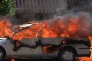 Trafic BLOCAT pe A2: O maşină a LUAT FOC