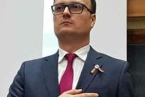 Alexandru Cumpanasu:  Politistii, în timp ce Alexandra era în casă, stăteau la poartă. În timp ce ea ţipa şi a fost auzită, erau opriţi de către procurori să intre