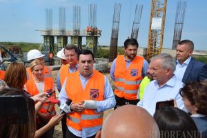 Ministrul Transporturilor în Bihor, pe şantierul autostrăzii Transilvania: „Până la finalul anului vom da în folosinţă lotul Borş – Biharia” (FOTO / VIDEO)