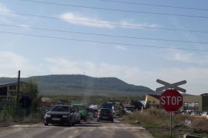 De ce nu a fost pusă încă bariera la trecerea CF Viişoara şi când va fi modernizată cea de pe strada Lucian Blaga