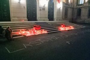 Pentru Alexandra. Impotriva unui stat nepasator - manifestare in fata Prefecturii