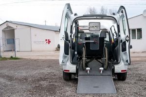 Robu face anunţuri în locul STPT. Porneşte serviciul de taxi gratuit pentru persoane cu handicap