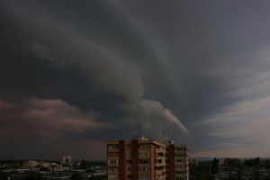 Cod galben! Mai multe localităţi din Satu Mare, sub avertizare de furtuni şi vijelii