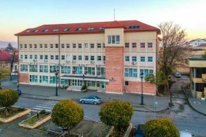 Știrea ta: Alarma de la un spaţiu comercial, de lângă Tribunalul Alba , ”zdrobeşte” de 3 ore creierii locuitorilor din zonă
