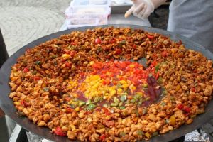 Unde ieşim săptămâna asta: petreceri, ateliere de gătit sănătos, tabără de vară şi Anatolian Food Fest Oradea