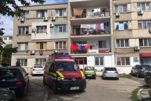 O femeie s-a aruncat de la etaj, pe strada Timonei din Constanta