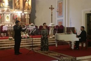 Soprana Simona Mihai, violonistul George Zacharias şi pianistul Spyros Souladakis, concert de ...