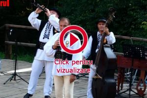 Nicolae Furdui Iancu a fermecat publicul venit în număr mare la Muzeul Satului Bucovinean