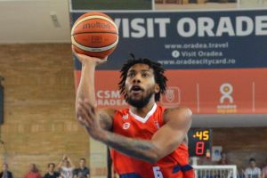 Baschet: Americanul Sean Barnette continuă la CSM CSU Oradea
