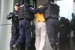 Reţea de proxenetism în Caracal! Zeci de eleve, obligate să se prostitueze!