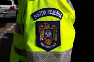 Amplă acţiune desfăşurată de poliţişti, la Topliţa, pe linie de ordine publică şi siguranţă rutieră