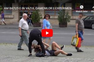 EXPERIMENT SOCIAL făcut de Ciprian Dafinescu, în Ploieşti. Zeci de oameni trec indiferenţi pe lângă o tânără lovită de iubit