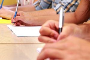 Peste 1.300 de candidaţi argeşeni, aşteptaţi la bacul de toamnă