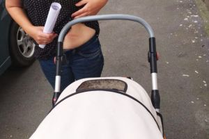 Agresoarea care a bătut o mămică pe stradă la Sibiu, identificată – Locuieşte la Șelimbăr