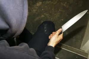 Un „nebun” cu un CUŢIT a semănat PANICĂ printre arădeni