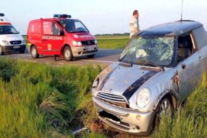 S-a speriat de poliţişti şi s-a răsturnat