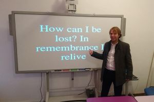 Un profesor din Prundu Bârgăului vrea să fie creator de educaţie predând Geografia prin aplicaţii